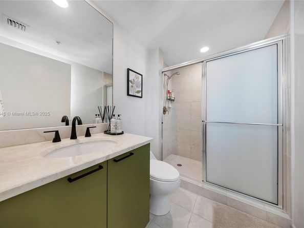 14951 Royal Oaks Ln 901, North Miami FL 33181