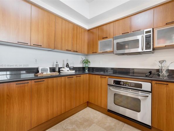 14951 Royal Oaks Ln 901, North Miami FL 33181