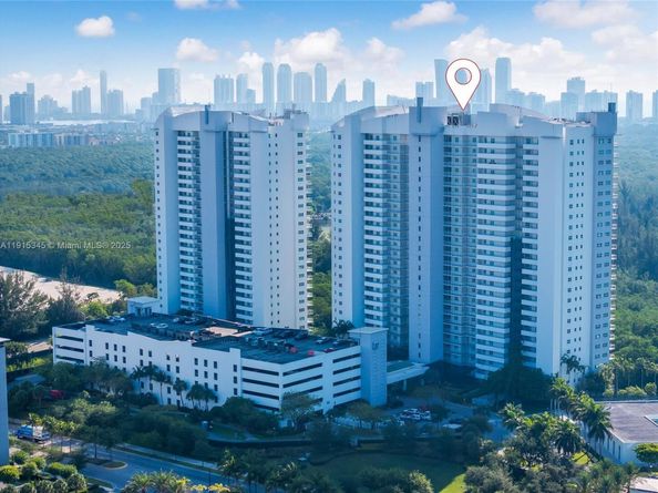 14951 Royal Oaks Ln 901, North Miami FL 33181
