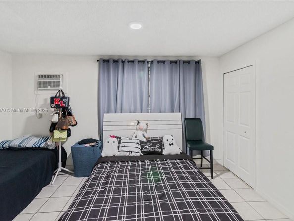 530 Tamiami Blvd, Miami FL 33144