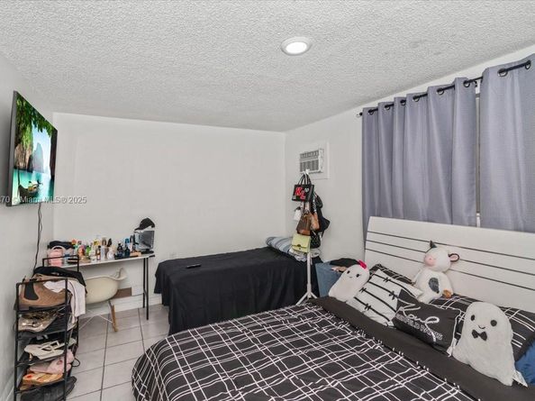 530 Tamiami Blvd, Miami FL 33144