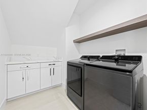 2657 NE 34th St, Fort Lauderdale FL 33306