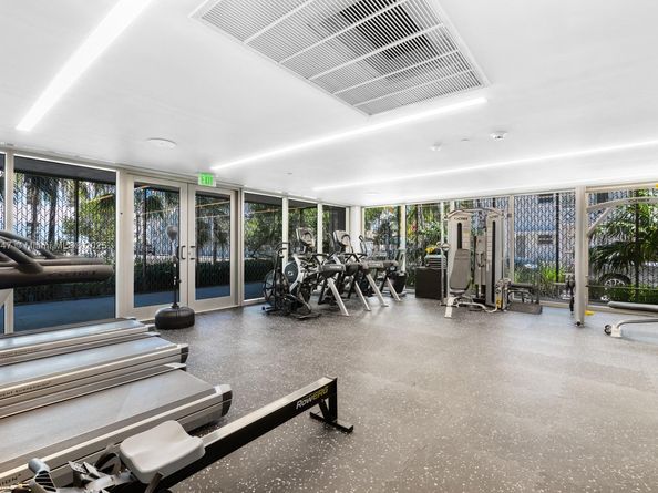 300 Collins Ave PH3, Miami Beach FL 33139