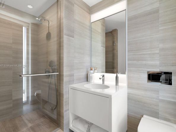 300 Collins Ave PH3, Miami Beach FL 33139