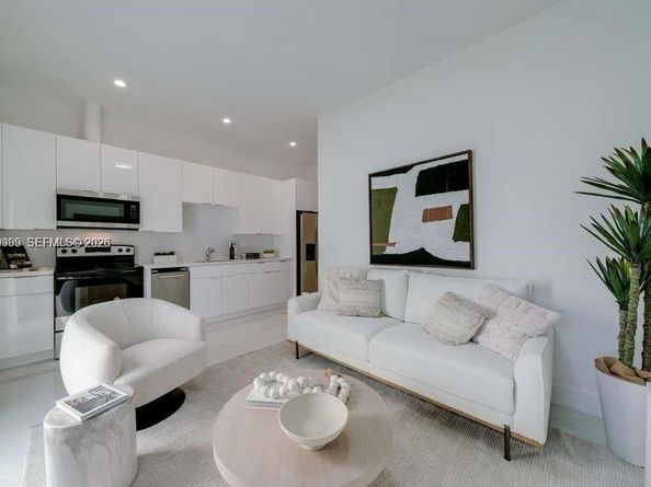 2938 NW 27th St 2936, Miami FL 33142