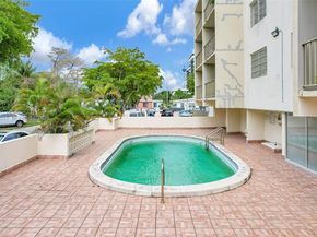 1225 NE 124th St 49C, North Miami FL 33161