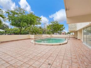 1225 NE 124th St 49C, North Miami FL 33161