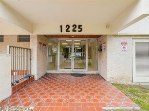 1225 NE 124th St 49C, North Miami FL 33161
