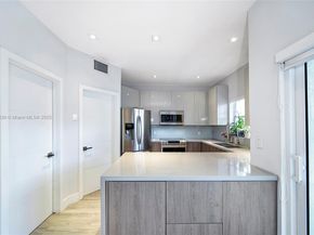 381 Franklin St, Hollywood FL 33019