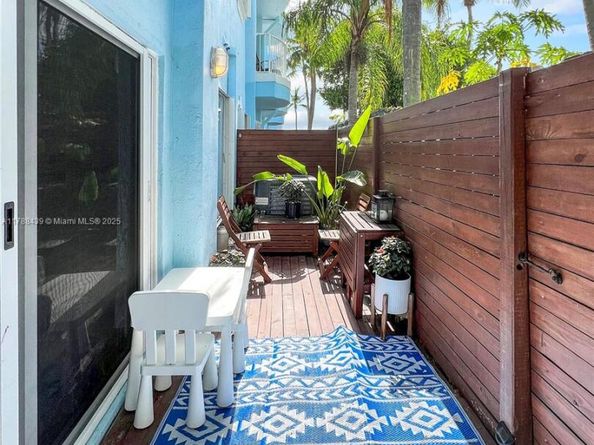 381 Franklin St, Hollywood FL 33019