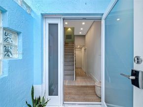 381 Franklin St, Hollywood FL 33019