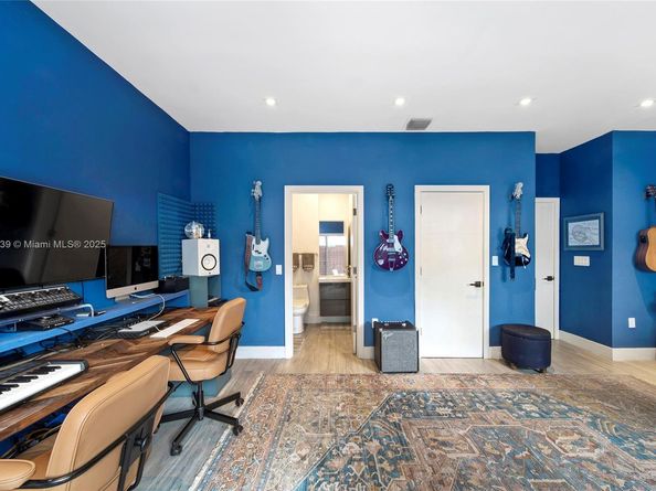 381 Franklin St, Hollywood FL 33019