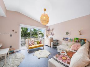 381 Franklin St, Hollywood FL 33019