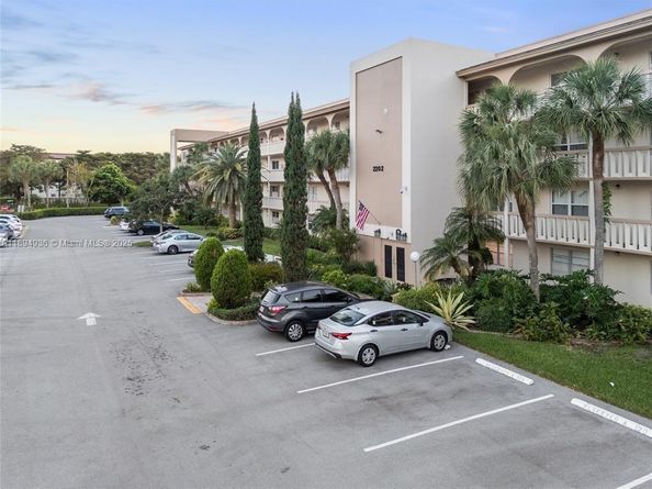 2202 Lucaya Bnd L3, Coconut Creek FL 33066