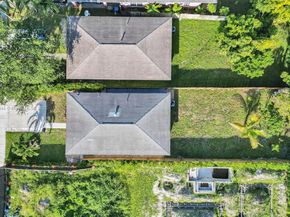 320 NE 33rd St, Oakland Park FL 33334