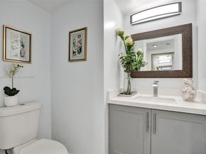 320 NE 33rd St, Oakland Park FL 33334