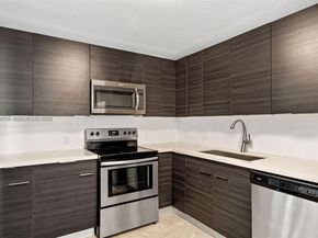 390 Racquet Club Rd 202, Weston FL 33326