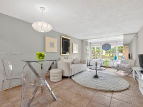 8040 N Sunrise Lakes Dr 108, Sunrise FL 33322