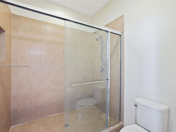 516 SE 35th Ter, Homestead FL 33033