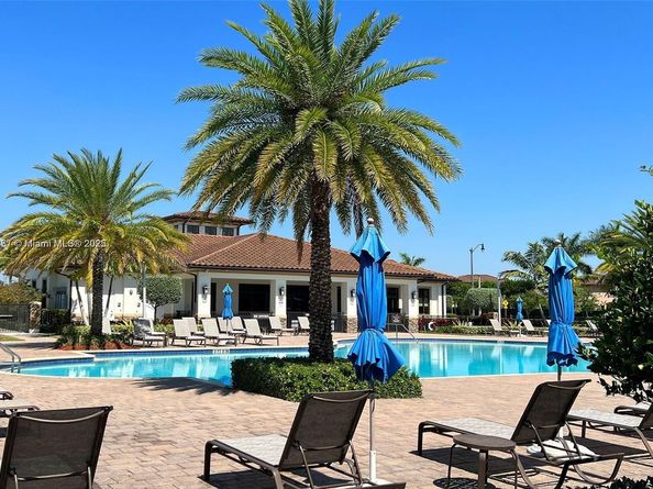 516 SE 35th Ter, Homestead FL 33033