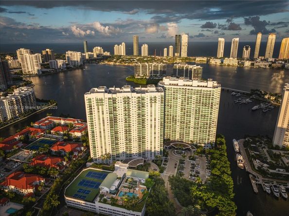 3301 NE 183rd St 3008, Aventura FL 33160