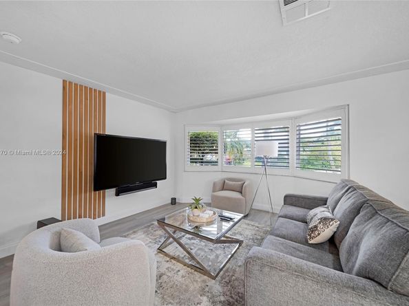 2031 SW 22nd Ave, Fort Lauderdale FL 33312