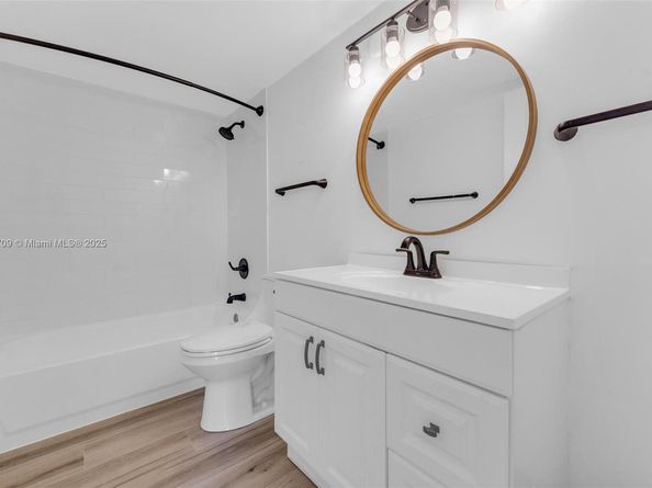 19501 E Country Club Dr 9407, Aventura FL 33180