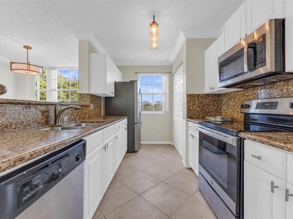 19501 E Country Club Dr 9407, Aventura FL 33180