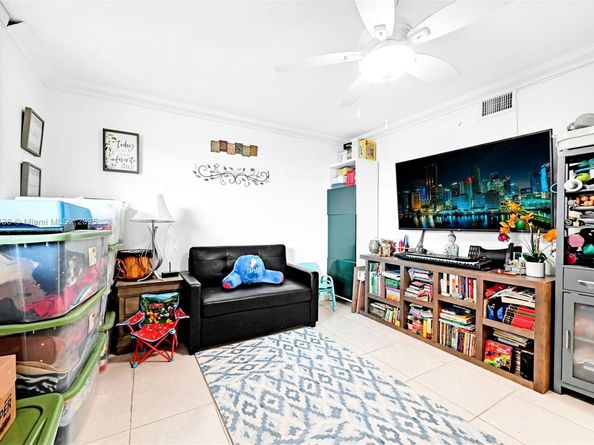 1101 Colony Point Cir 123, Pembroke Pines FL 33026