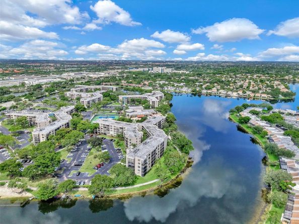 1101 Colony Point Cir 123, Pembroke Pines FL 33026