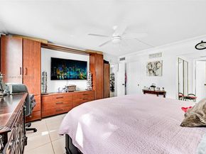 1101 Colony Point Cir 123, Pembroke Pines FL 33026