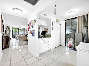 1101 Colony Point Cir 123, Pembroke Pines FL 33026