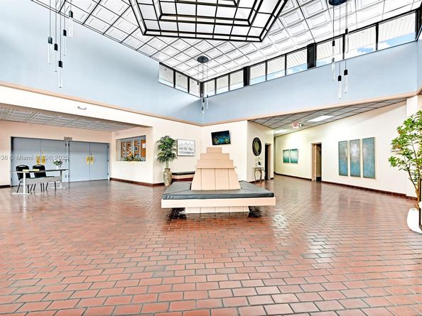 1101 Colony Point Cir 123, Pembroke Pines FL 33026