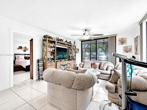 1101 Colony Point Cir 123, Pembroke Pines FL 33026