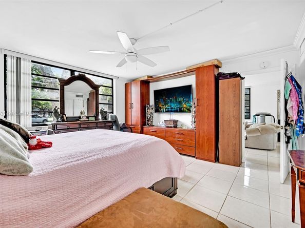 1101 Colony Point Cir 123, Pembroke Pines FL 33026