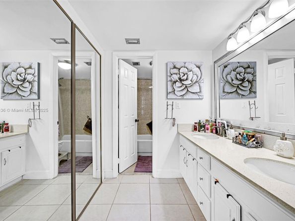 1101 Colony Point Cir 123, Pembroke Pines FL 33026