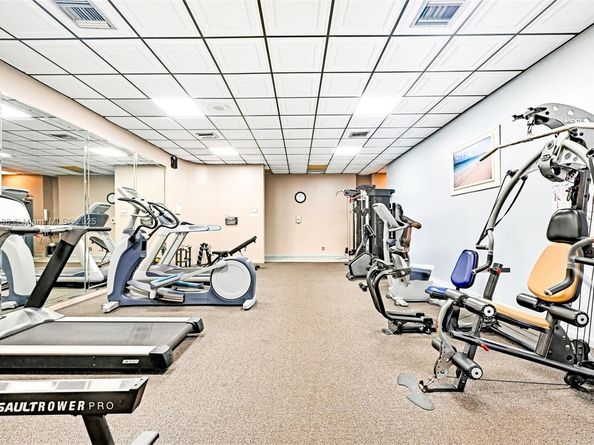 1101 Colony Point Cir 123, Pembroke Pines FL 33026