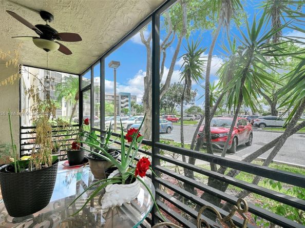 1101 Colony Point Cir 123, Pembroke Pines FL 33026