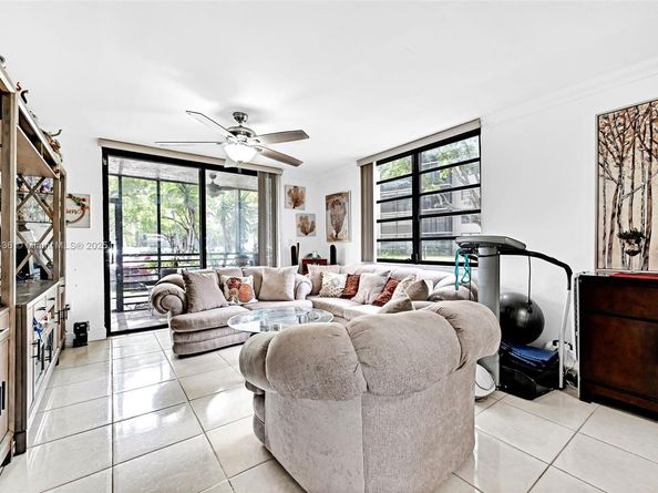 1101 Colony Point Cir 123, Pembroke Pines FL 33026