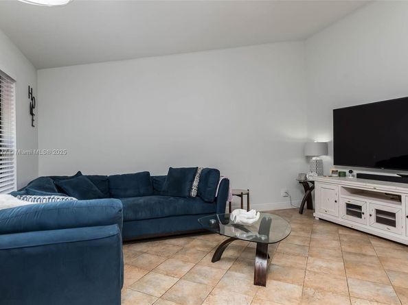 1760 NW 97th Ave, Coral Springs FL 33071