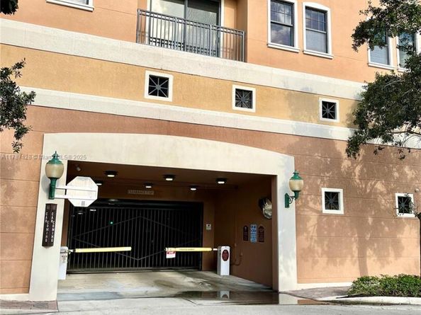 511 Lucerne Ave 408, Lake Worth FL 33460