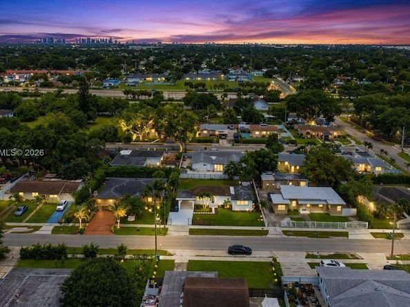 2870 NW 169th Ter, Miami Gardens FL 33056