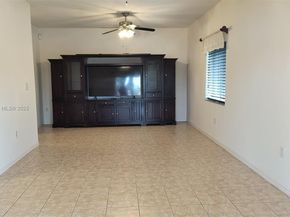 650 SE 30th Dr, Homestead FL 33033