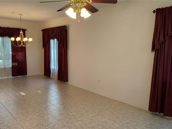 650 SE 30th Dr, Homestead FL 33033