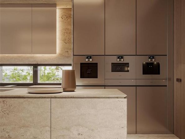 420 Sunset Dr, Coral Gables FL 33143