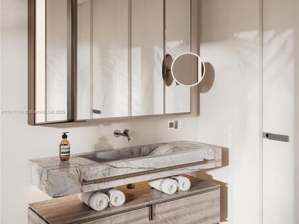 420 Sunset Dr, Coral Gables FL 33143