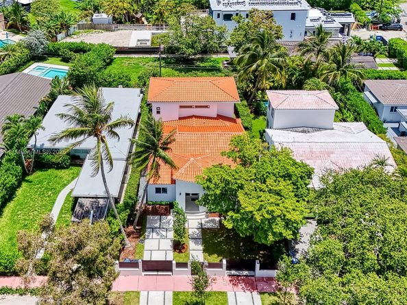 719 W 51st St, Miami Beach FL 33140