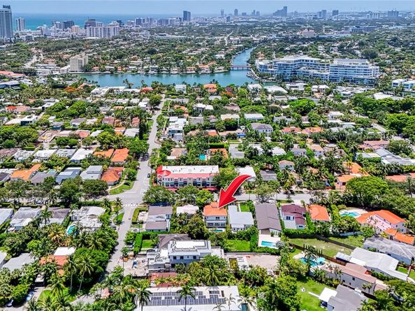 719 W 51st St, Miami Beach FL 33140