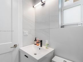 719 W 51st St, Miami Beach FL 33140