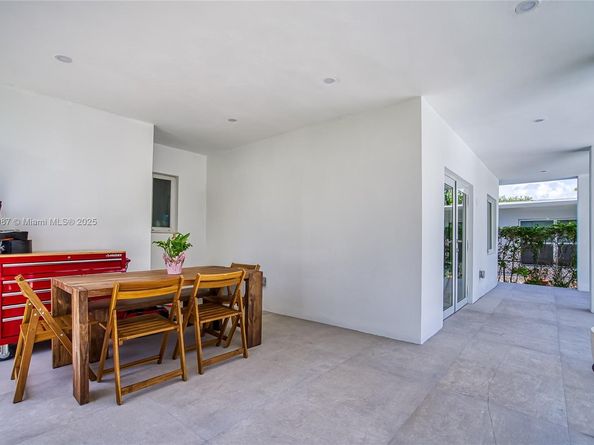 719 W 51st St, Miami Beach FL 33140